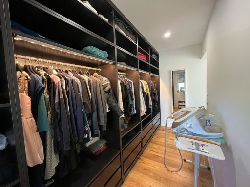 Ankleidezimmer Ansicht 3