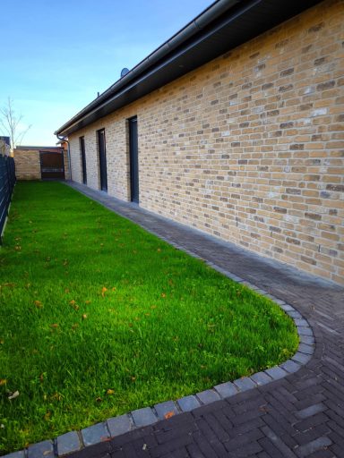 Nordseite aus Sicht des Gartens