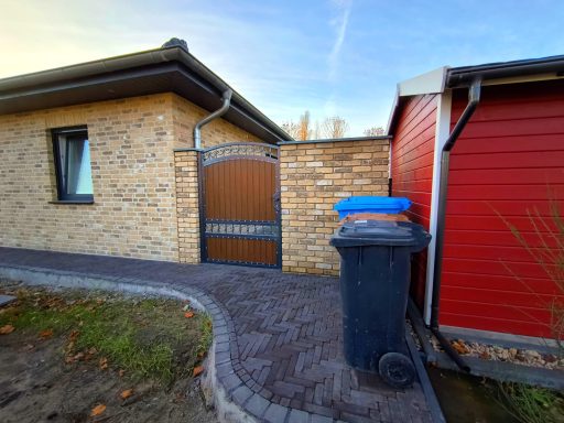 Pforte zum Durchgang in den Garten